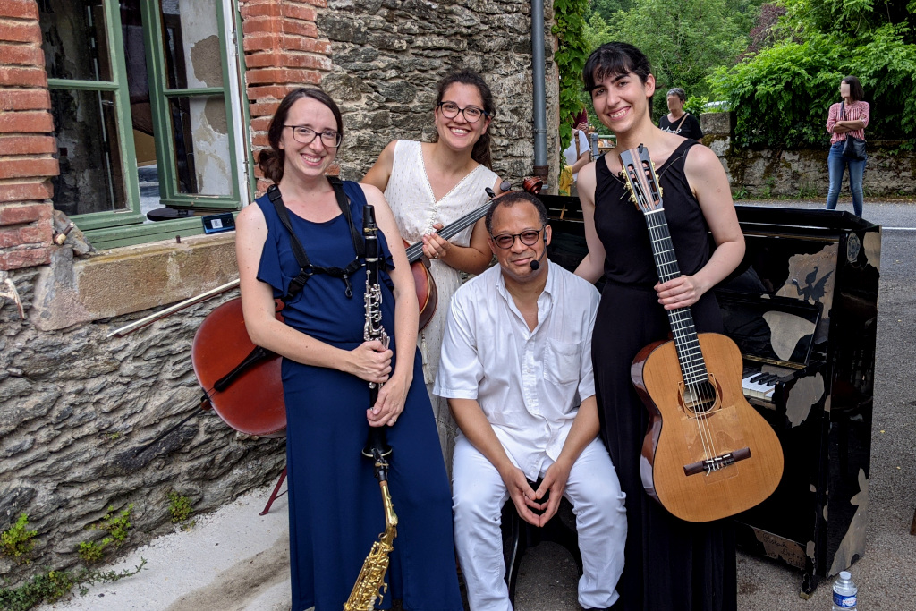 La Tribu d'Urbain à l'Auberg'In ! chant, piano, violoncelle, clarinette et guitare